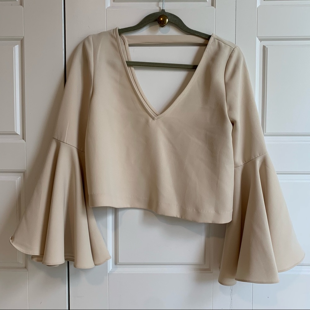 Lulu’s Bell sleeved top